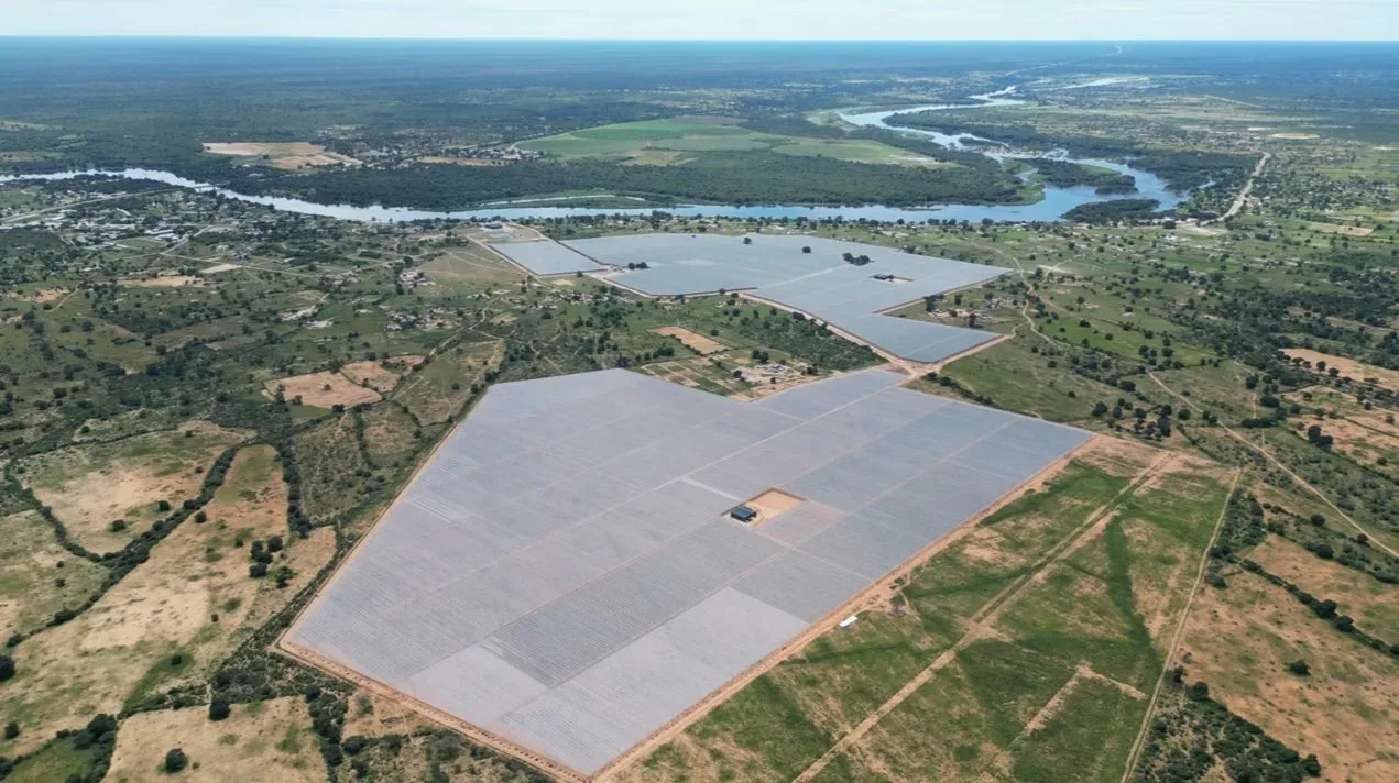 Luftaufnahme der Farm von Namibia Berries am Okavango nahe Divundu